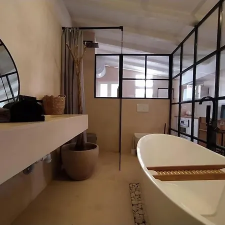 Apartment Charming Loft In The Heart Of El Carmen